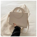 Borsa a tracolla squadrata bianco crema minimalista con design a manico tondo vuoto - Bianco
