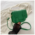 Bolso de hombro tipo silla de montar en cuero sintético verde brillante con doble hebilla - Verde