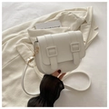 Bolso tipo silla de montar blanco crema en ecocuero con hebillas doradas y bandolera - Blanco