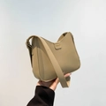 Elegante borsa a secchiello hobo kaki in pelle liscia con ampia tracolla e dettagli - Tipo standard / Cachi
