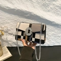 Sac bandoulière tendance en tweed patchwork avec boucle en strass et chaîne argentée - Bleu