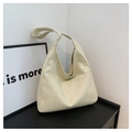 Minimalistische cremeweiße Tote Bag mit geometrischer Panel-Optik und breitem Gurt - Gebrochenes Weiß