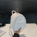 Mini mochila de cuero PU blanco con bolsillo frontal y cremalleras de plata - Blanco