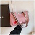 Roze denim canvas shopper met hartjes en zilveren metallic afwerking op banden - Roze