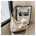 Bolso tote minimalista blanco crema de cuero PU mate con lindo colgante de nube felpa - Blanco Roto
