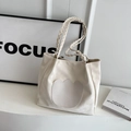 Sac cabas blanc crème avec poignées tressées et patch fleuri de style minimaliste - Blanc Crème (Sans Pendentif)