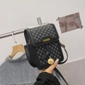 Petit sac à bandoulière vertical noir avec motif monogramme et texte jaune fashion - Noir Sans Pendentif