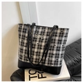 Grand sac cabas à carreaux noir et blanc avec broderies nœuds et anses en cuir - Carreaux Noir et Blanc sans Pendentif