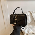 Schicke schwarze Umhängetasche aus Leder mit Litschi-Muster und goldener U-Schnalle - Schwarz