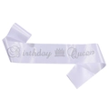 Écharpe d'anniversaire Birthday Queen en satin blanc avec strass et couronne de fête - Taille unique / Satin Blanc (Base Blanche Strass Blanc)