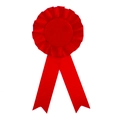 Rode award badge met geplooide randen en linten voor feesten en speciale gelegenheden - Rood