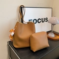 Juego de bolso de cubo marrón y estuche con decoración de pañuelo de seda naranja - Caqui