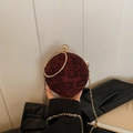 Borsa sferica con stampa leopardata bordeaux con manico dorato diamantato e catena - Rosso