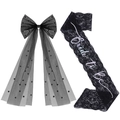 Ensemble écharpe en dentelle et nœud en résille avec texte holographique Bride to Be et perles - Ensemble Écharpe Dentelle Noire