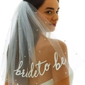 Velo da sposa bianco con ricamo di perle e scritta Bride to Be per feste nuziali - Stile Stampato (Bride to Be)