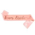 Écharpe Team Bride en satin rose avec icône de bague pour accessoire de fête de mariée - Une Écharpe de Demoiselle d'Honneur