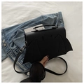 Bolso bandolera gótico con alas de murciélago en cuero sintético negro y plateado - Negro