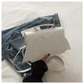 Bolso bandolera blanco minimalista con forma de murciélago en cuero PU para mujer - Blanco