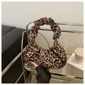 Chique handtas met luipaardprint, trendy geplooide textuur en halfmaanvormig model - Bruin