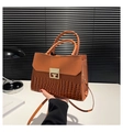 Borsa a mano vintage marrone con trama a coccodrillo e fibbia in metallo dorato - Marrone