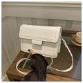 Sac bandoulière élégant en similicuir crocodile blanc avec détails dorés raffinés - Blanc