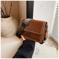 Braune Vintage-Umhängetasche mit Nieten und breitem Schultergurt im Boho-Stil - Braun