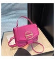 Bolso de mano minimalista francés en cuero PU rosa con hebilla metálica dorada elegante - rosa intenso