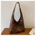 Retro diepbruine grote tote bag met strikdetail en gepolijste imitatielederen afwerking - koffiekleur