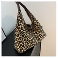 Grande borsa tote leopardata in jacquard con manici in pelle marrone per l'autunno - Marrone