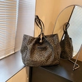 Sac cabas chic à imprimé léopard avec longues bandoulières et grande capacité - Noir Sans Pendentif