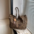 Grand sac cabas léopard avec pendentif ours mignon pour un usage quotidien décontracté - Marron avec Pendentif