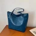 Dark blue crocodile pattern tote bag with large capacity and elegant shoulder straps - Blue