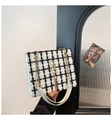 Bolso tote de tejido a cuadros blanco y negro con cadena dorada y logo SS - Blanco