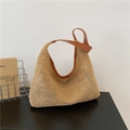 Handgewebte Stroh-Hobo-Tasche in Beige mit hochwertigem braunem Lederriemen - Braun