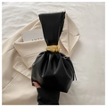 Bolso tipo cubo plisado negro minimalista con decoración de adorno de metal dorado único - Negro