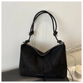 Bolso hobo de ante negro con correas de cordón anudado y detalles metálicos plateados - Negro