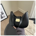 Vintage Schultertasche aus schwarzem Kunstleder mit goldenem Schloss und Halbmondform - Schwarz