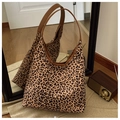 Borsa tote alla moda con stampa leopardata, manici in pelle marrone e capiente - Marrone