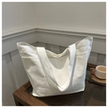 Weiße Canvas-Tragetasche mit Seitentaschen und minimalistischem Design - Weiß