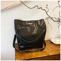 Bolso tote minimalista de cuero PU negro con detalle de cuerda trenzada y correa ancha - Negro