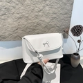 Bolso bandolera chic de cuero PU blanco con elegante lazo de metal plateado - Blanco