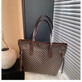 Bolso tote vintage grande café con patrón geométrico y correas de cuero marrón - Café