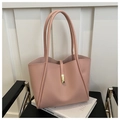 Schicke altrosa Tragetasche mit goldener Metallschnalle und schmalen Schultergurten - Rosa