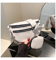 Bolso de pecho blanco crema con cremallera doble y correa ancha estampada - Blanco