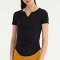 Eng anliegendes schwarzes Yoga T-Shirt mit V-Ausschnitt und seitlicher Raffung für Damen - S / Schwarz