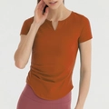 Damen Yoga T-Shirt in Dunkelorange, schmale Passform mit gerafften Seiten und V-Ausschnitt - S / Rotbraun