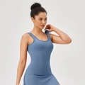 Débardeur de yoga bleu brumeux coupe ajustée avec col carré et tissu respirant - S / Hauts / Bleu gris