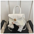 Borsa a mano minimalista in ecopelle bianca con fibbia dorata a fiore vintage - Bianco