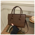 Borsa a tracolla minimalista in similpelle marrone con manici tondi e tracolla - Marrone