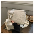 Witte geweven crossbodytas met brede schouderband en bijpassend klein rond tasje - Wit